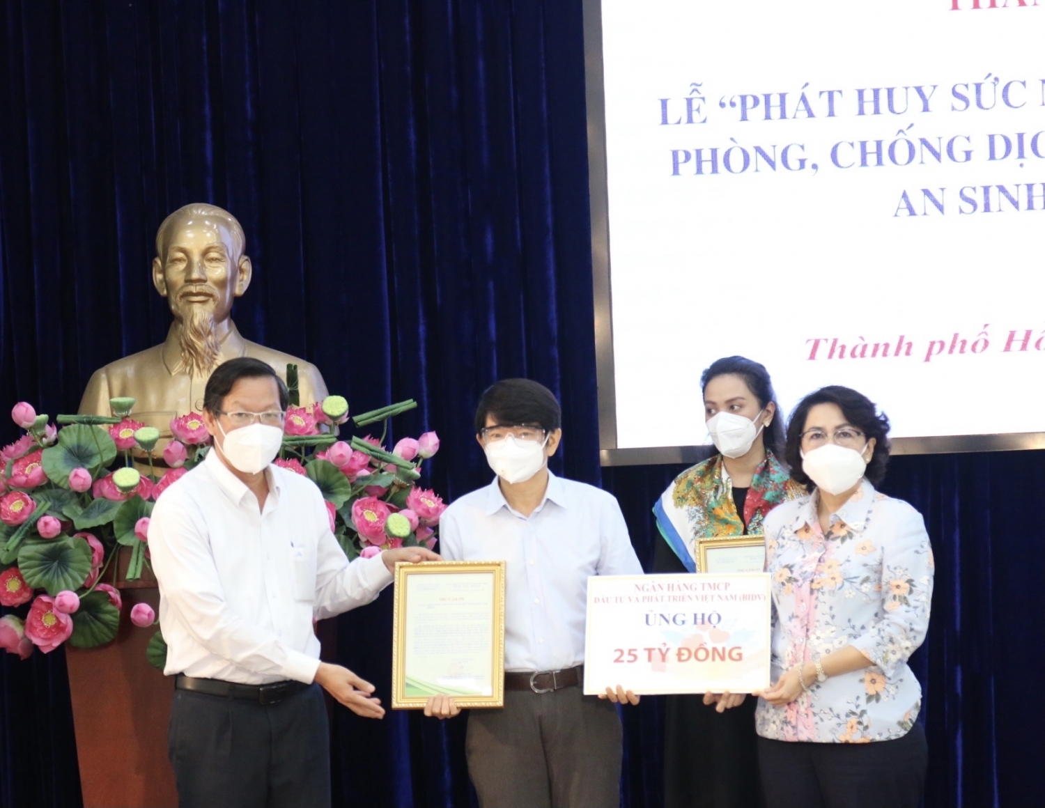 BIDV tiếp tục  tài trợ TP HCM 25 tỷ đồng để phòng, chống dịch Covid-19