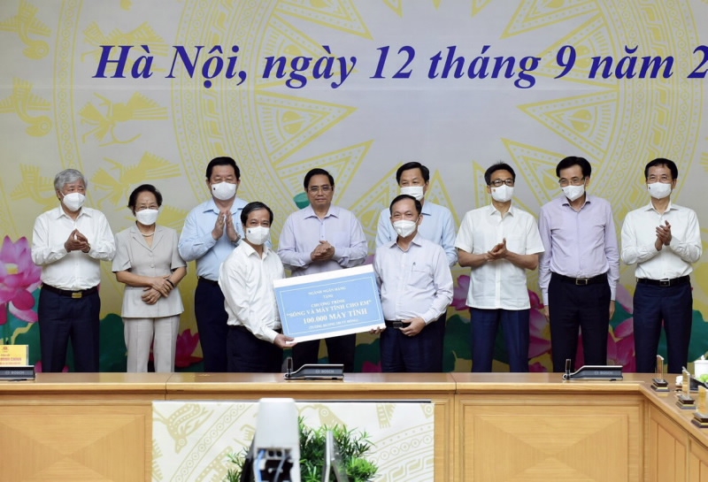 BIDV ủng hộ 25 tỷ đồng cho chương trình “Sóng và máy tính cho em”