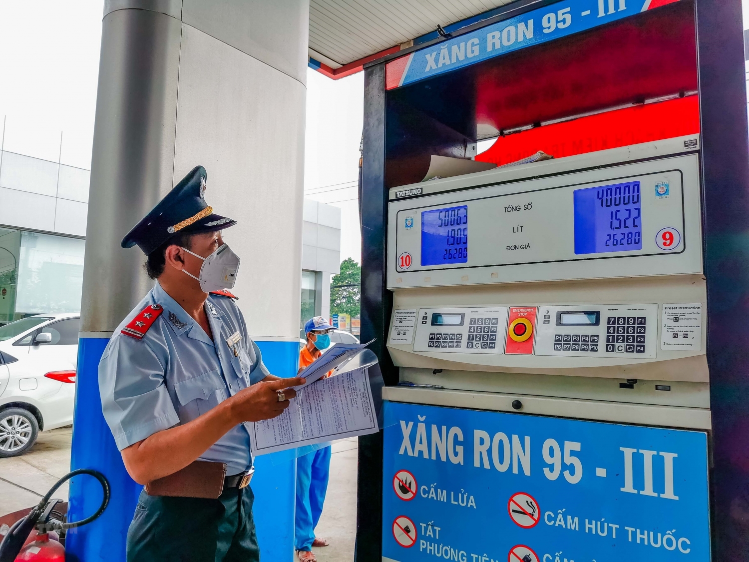 Nhiều doanh nghiệp không nhập đủ lượng xăng dầu được giao