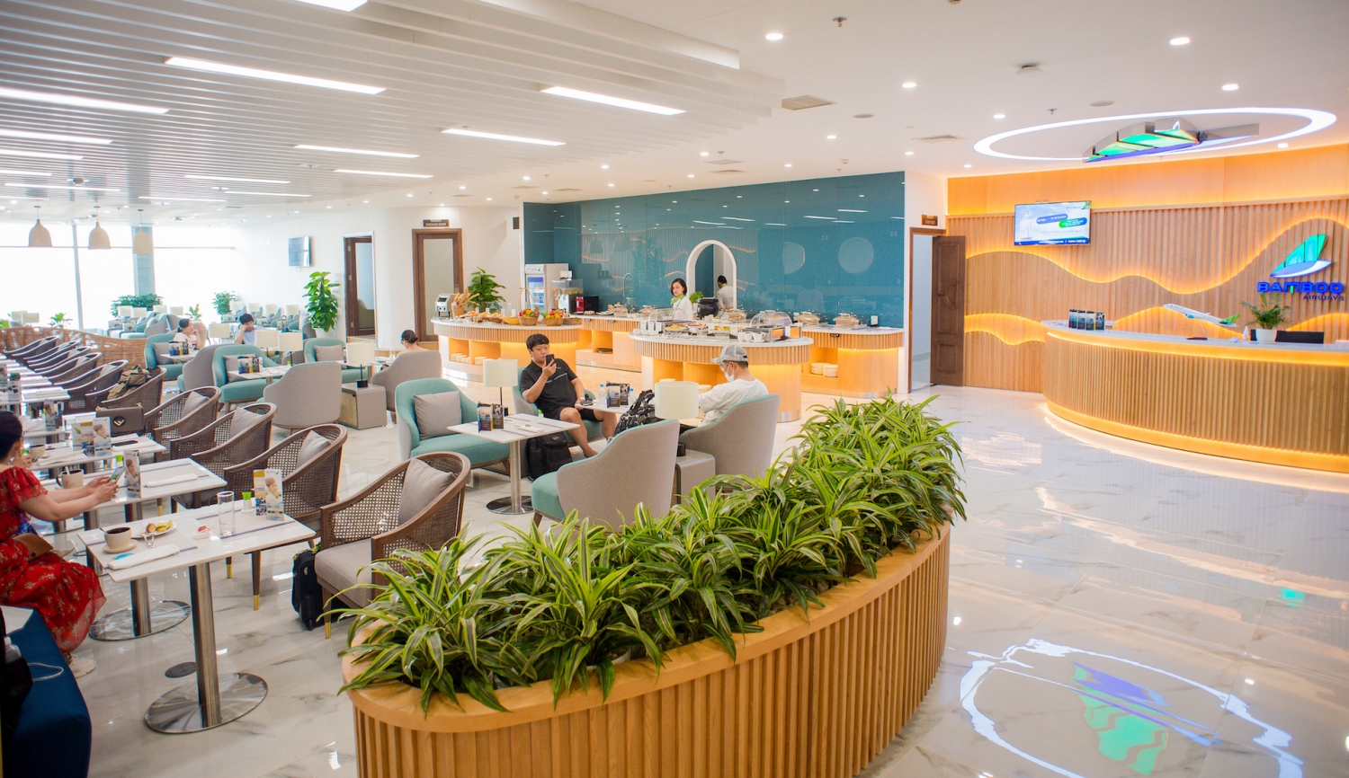 Bamboo Airways tung ưu đãi hấp dẫn cho khách trải nghiệm phòng chờ thương gia từ Bắc vào Nam