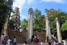 len lich ghe tham nhung ngoi chua co dep nhat mien bac