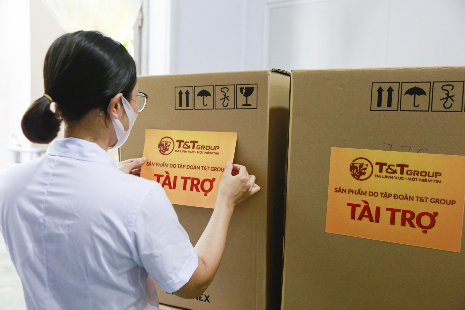 T&T Group trao tặng trên 25 tỷ đồng thiết bị, vật tư y tế 
