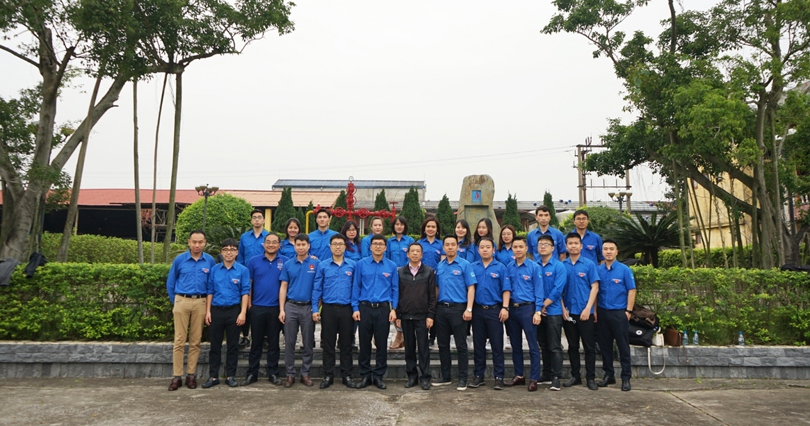 Tuổi trẻ các đơn vị Cụm Phối hợp hoạt động Đoàn Petrovietnam khu vực phía Bắc tổ chức về nguồn giáo dục truyền thống lịch sử