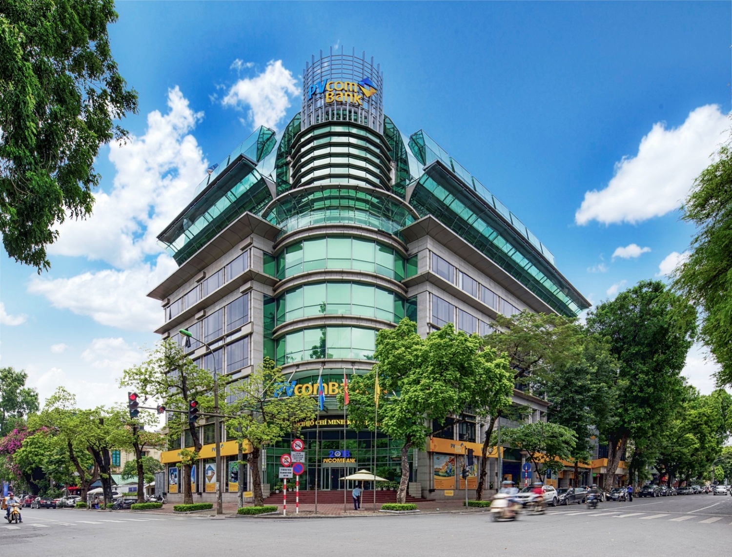 PVcomBank  - Tạo niềm tin và vượt khó nhờ những giá trị cốt lõi