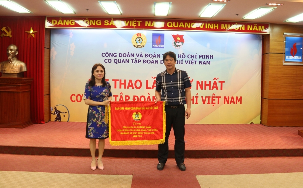 be mac va trao giai hoi thao co quan tap doan dau khi viet nam lan thu i nam 2019