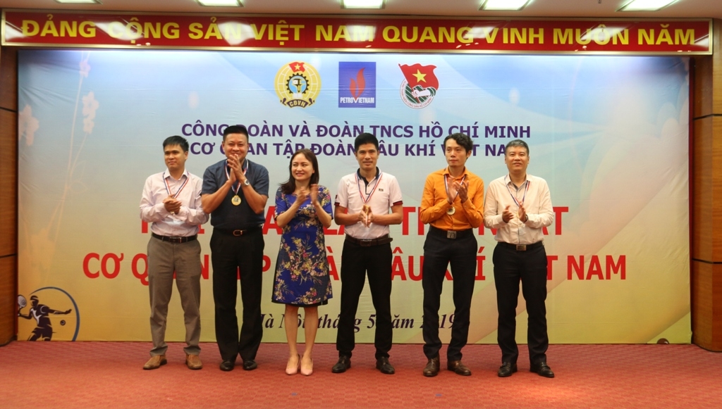 be mac va trao giai hoi thao co quan tap doan dau khi viet nam lan thu i nam 2019