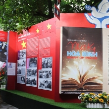ra mat sach viet nam khat vong hoa binh