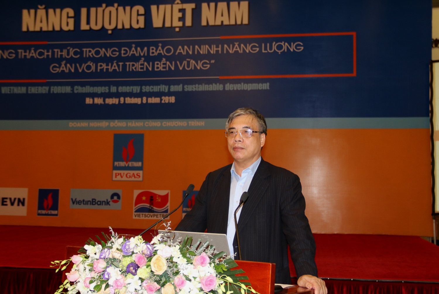 nganh nang luong dung truoc nhung thach thuc nguy co lon