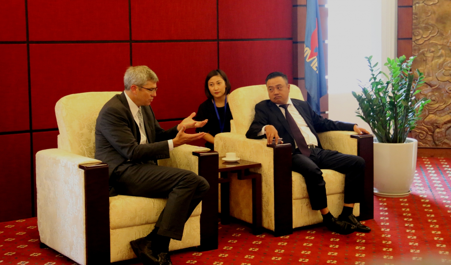 petrovietnam tang cuong hop tac voi hsbc