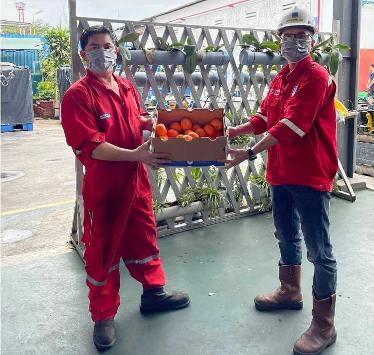 Công đoàn PV Drilling động viên người lao động đang thực hiện 
