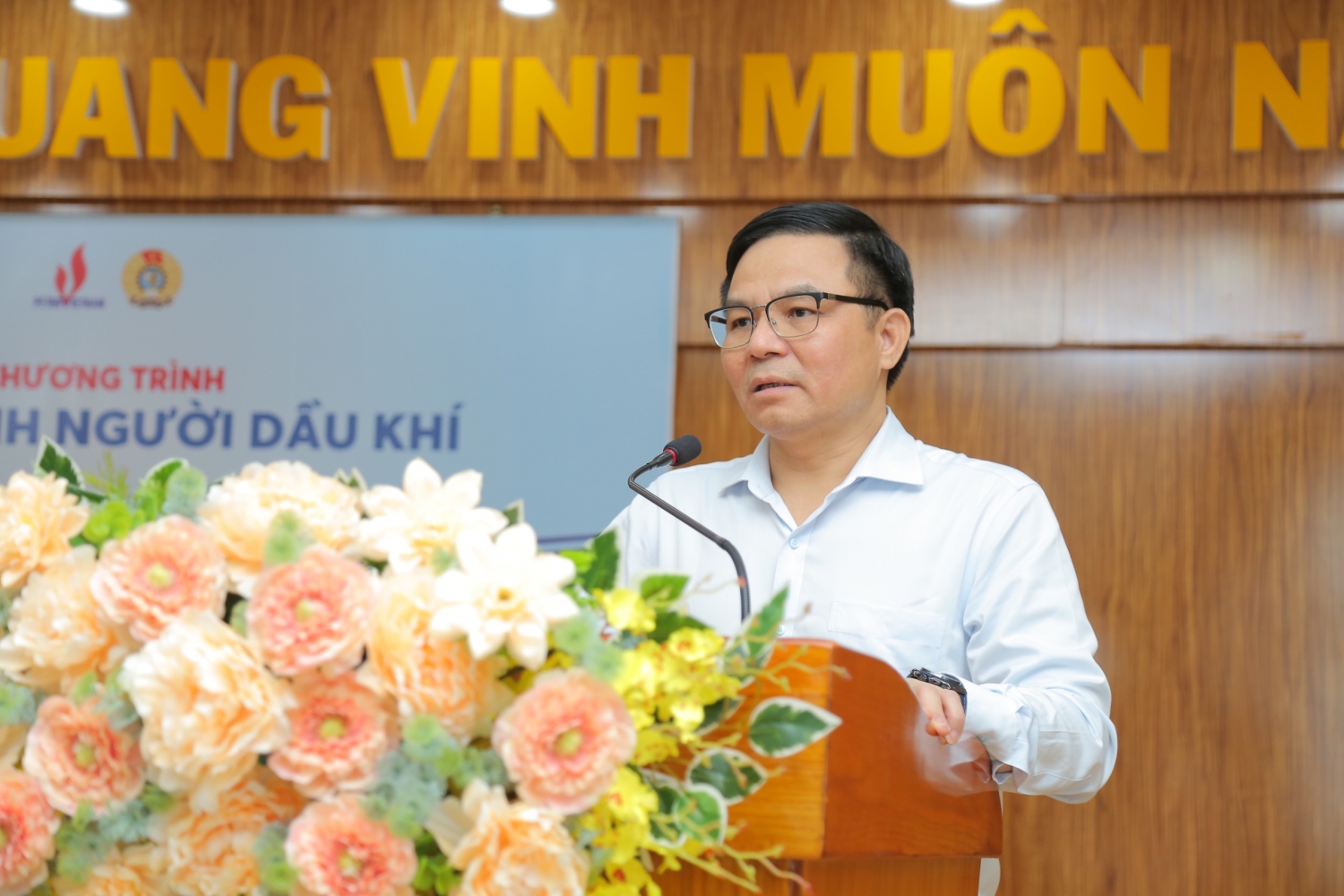 “Nghĩa tình người dầu khí”: 300 suất quà đến với người nghèo tỉnh Cà Mau