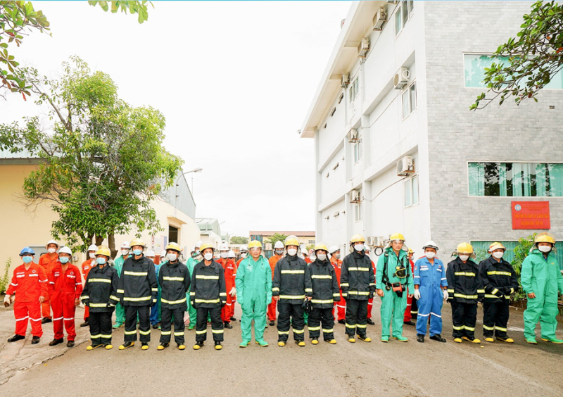 Diễn tập ứng phó sự cố cháy tại Cụm kho Cảng Vietsovpetro Diễn tập ứng phó sự cố cháy tại Cụm kho Cảng Vietsovpetro