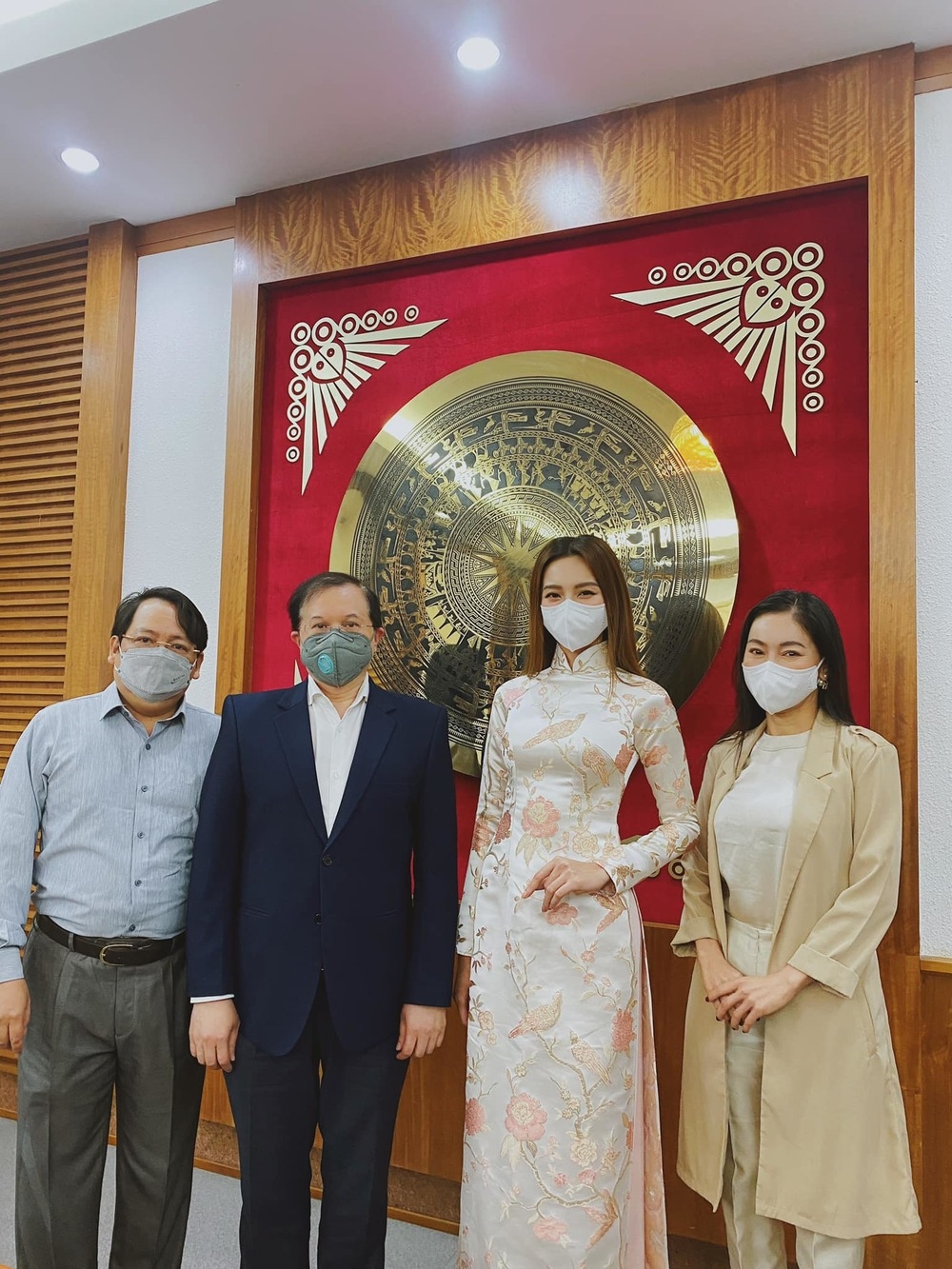 Sao Việt ngày 11/1/2022: Phương Mỹ Chi ra mắt MV với phong cách đổi mới