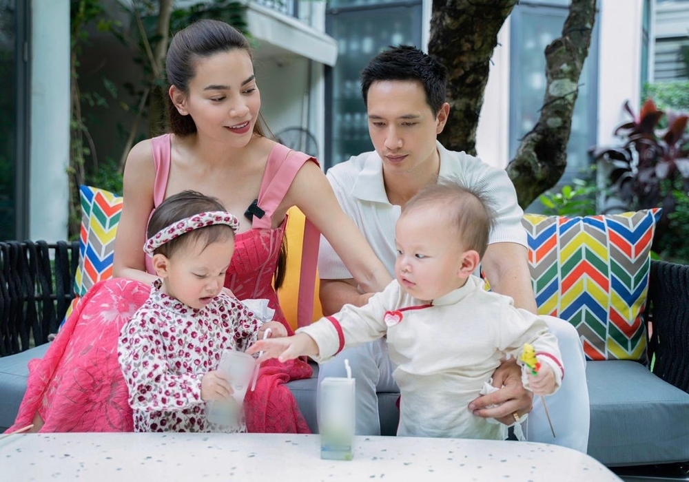 Sao Việt ngày 30/1/2022: Hồng Vân hạnh phúc đón Tết cùng gia đình ở Mỹ