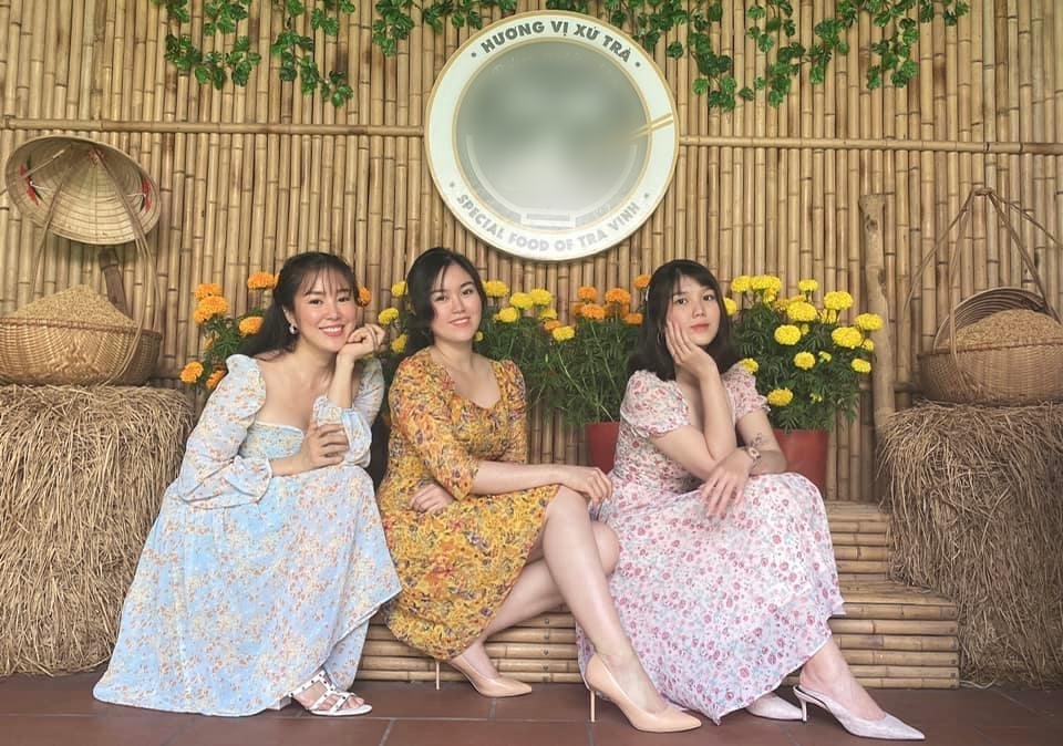Sao Việt ngày 8/2/2022: Cuộc sống hiện tại của ca sĩ Hồng Nhung