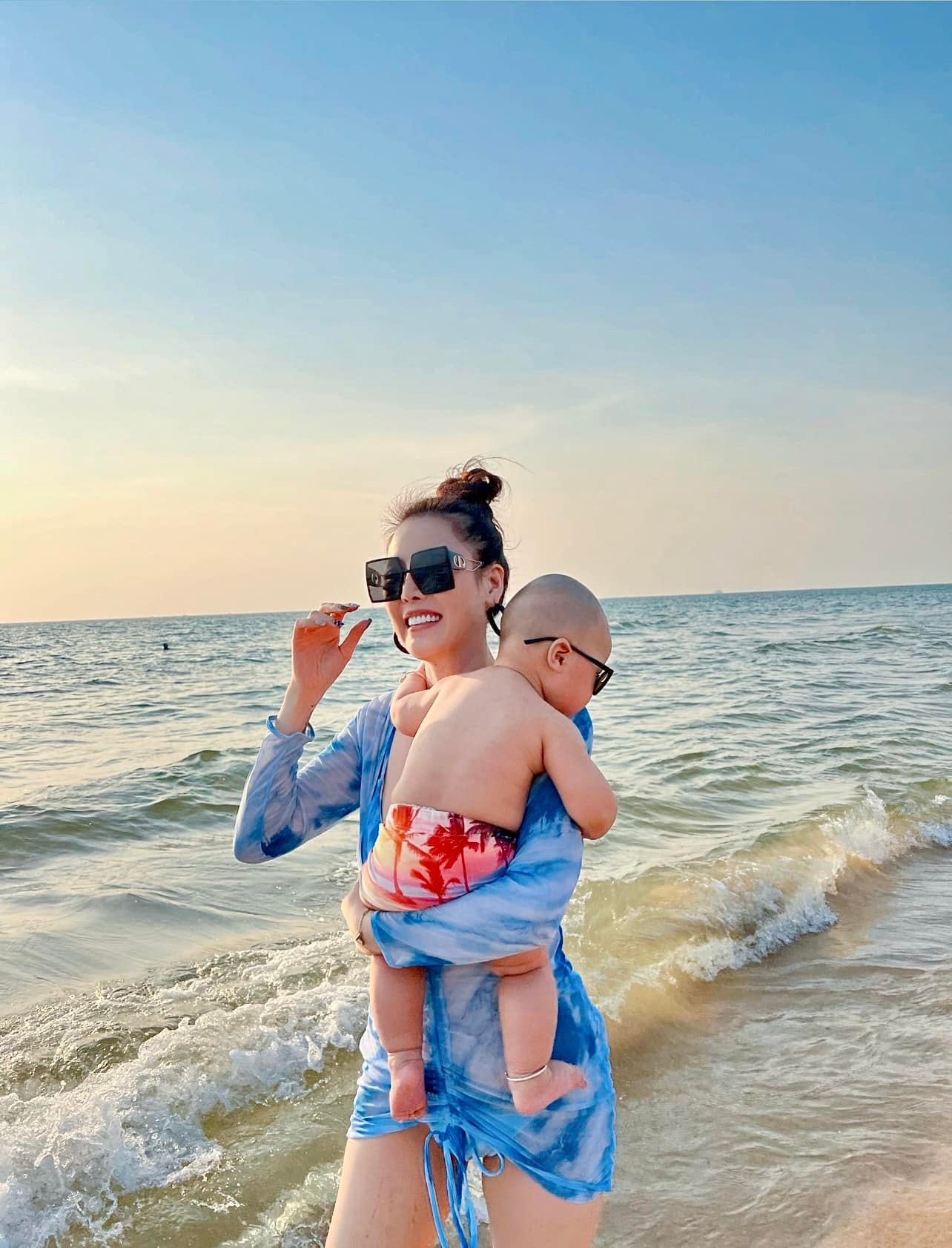 Sao Việt ngày 14/3/2022: Chân dung ái nữ nhà Trường Giang vô tình được lộ diện