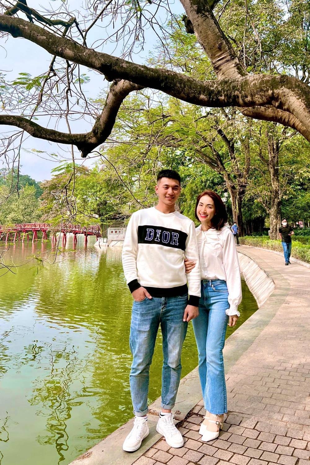 Sao Việt ngày 21/3/2022: Màn cầu hôn ngọt ngào của Anh Tuấn “Phố trong làng”