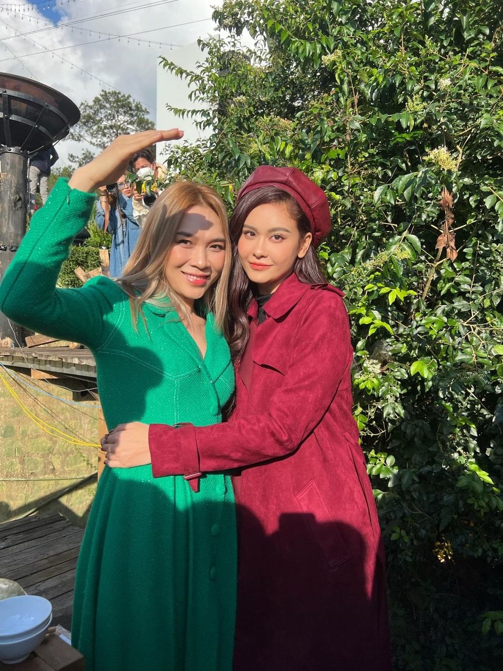 Sao Việt ngày 28/3/2022: Khánh Linh khoe không gian 