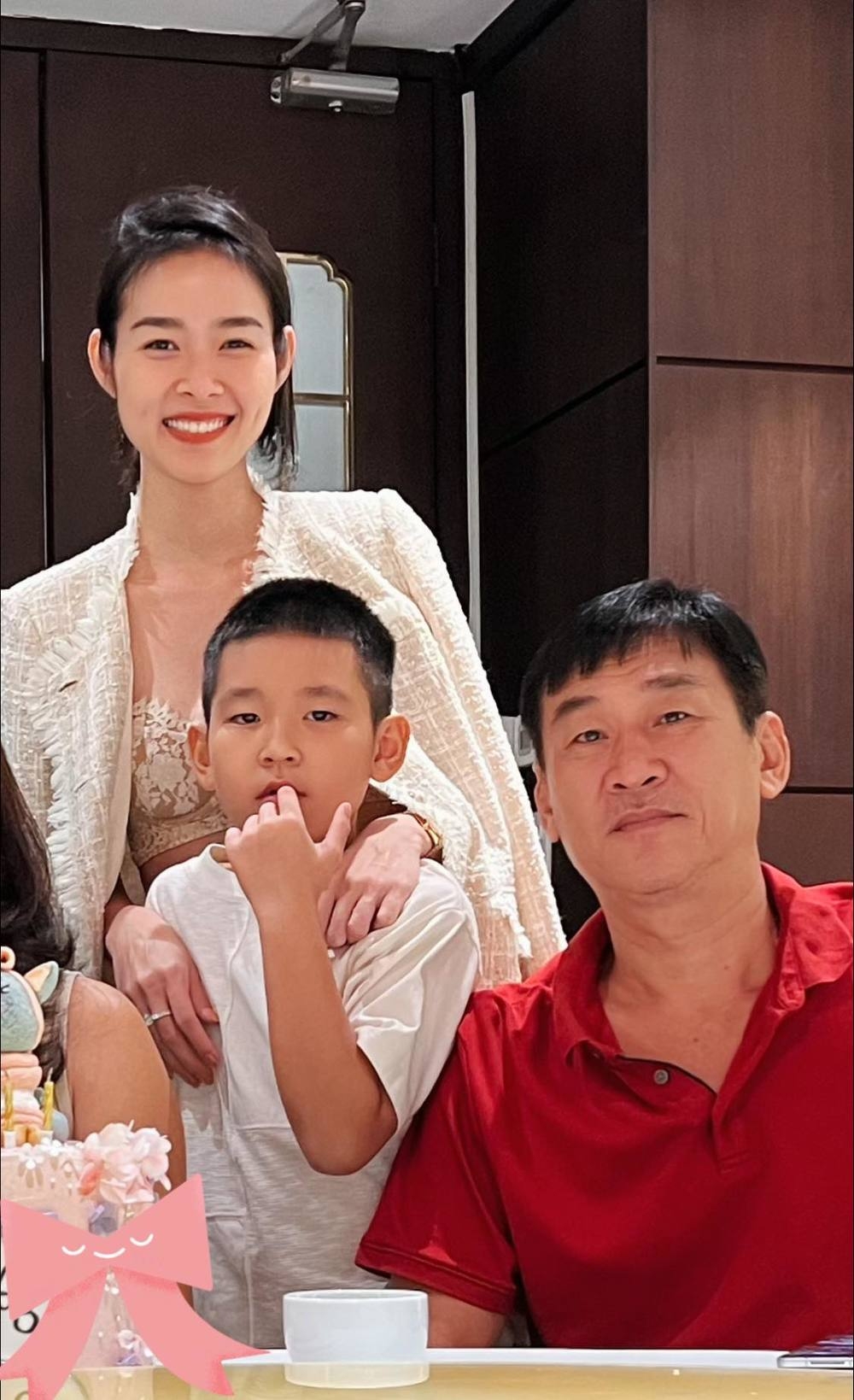 Sao Việt ngày 7/4/2022: H'Hen Niê phản hồi khi bị chê về trang phục