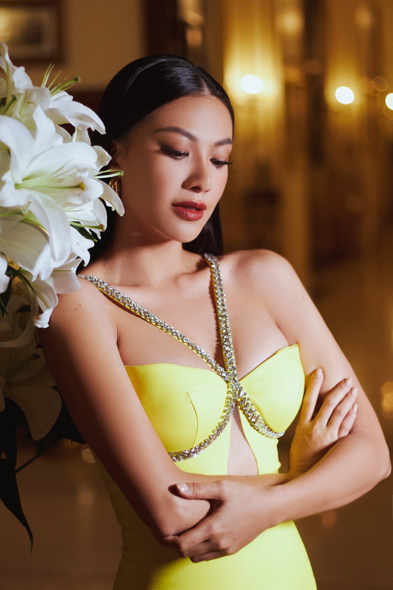 Sao Việt ngày 14/4/2022: Lan Khuê sang chảnh trong outfit cực chất