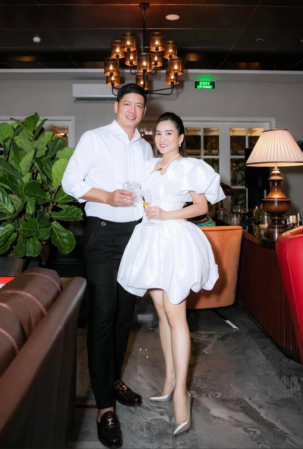 Sao Việt hôm nay 18/4: Khánh Thi - Phan Hiển 