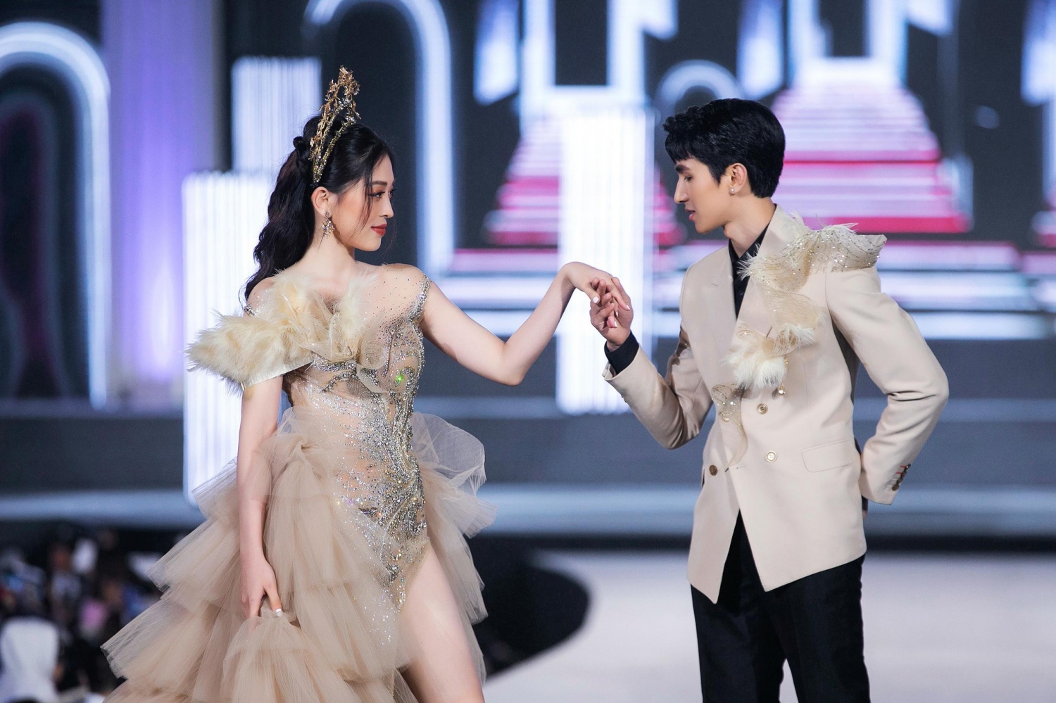 Sao Việt hôm nay 19/4: Phương Nga và Bình An trở thành 