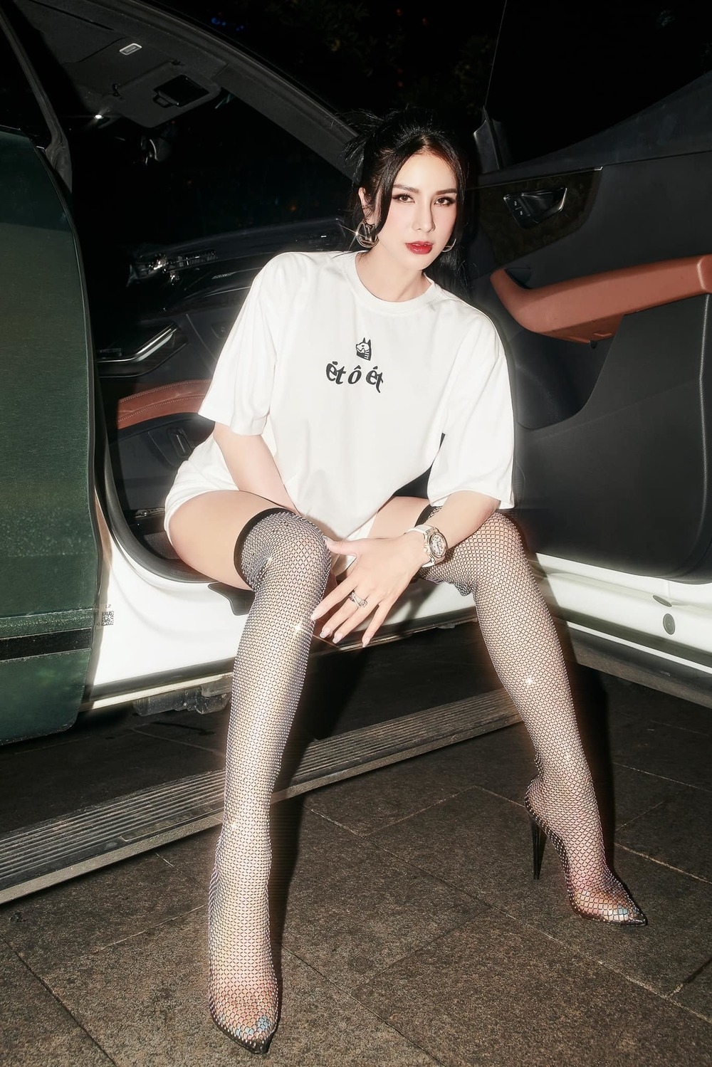 Sao Việt hôm nay 22/4: Diệp Lâm Anh 