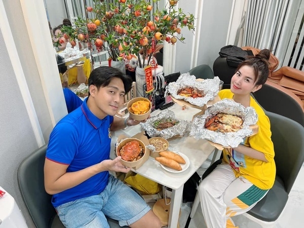 Sao Việt hôm nay 23/4: Những khoảnh khắc hạnh phúc Trường Giang - Nhã Phương ở hậu trường