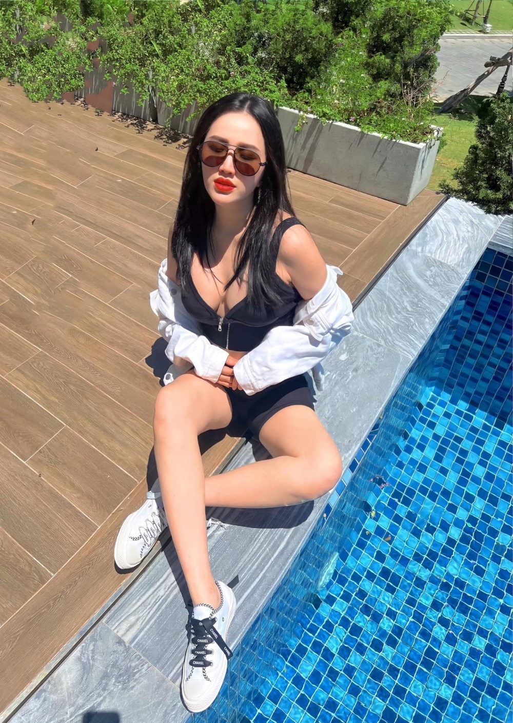 Sao Việt hôm nay 29/4: Thiều Bảo Trâm thu hút sự chú ý với visual 