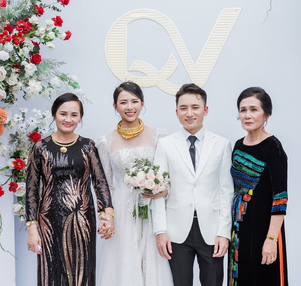 Sao Việt hôm nay 29/4: Thiều Bảo Trâm thu hút sự chú ý với visual 