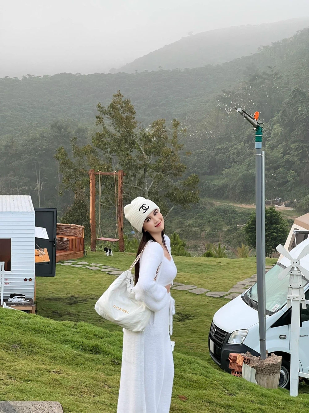 Sao Việt hôm nay 12/5: NSND Công Lý trở lại đoàn phim sau thời gian dài trị bệnh