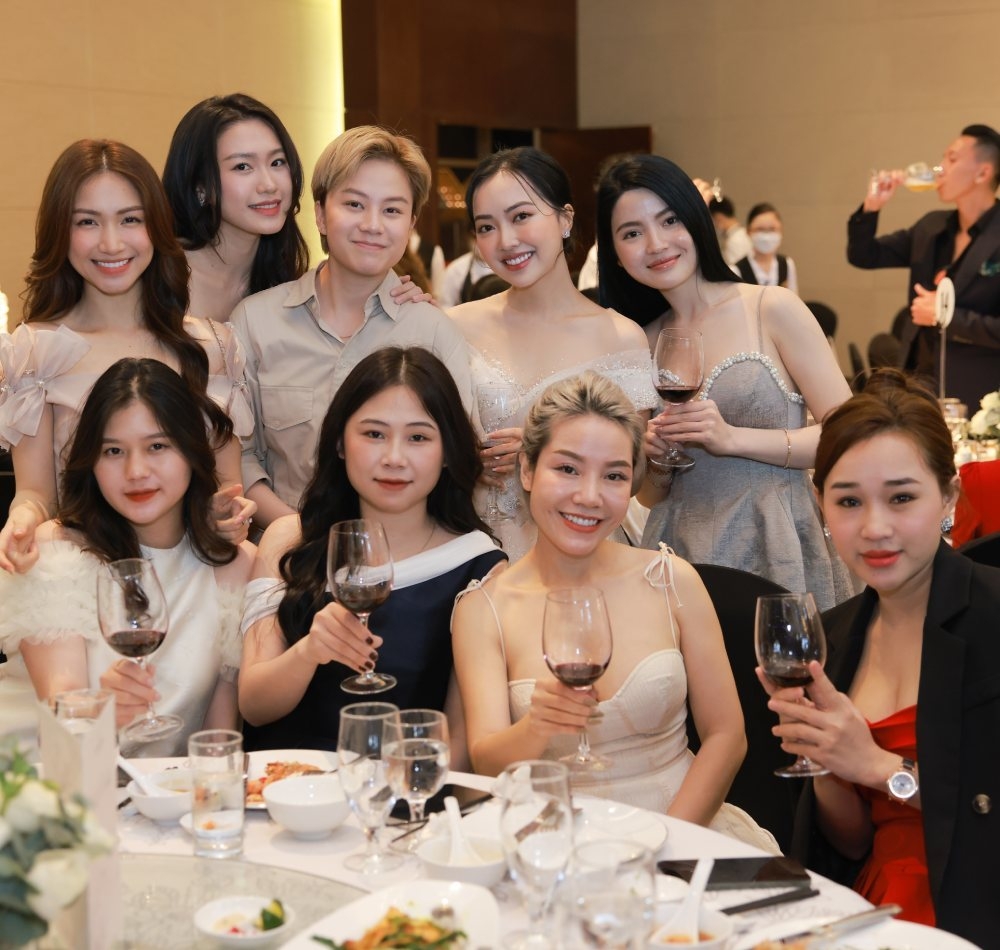 Sao Việt hôm nay 12/5: NSND Công Lý trở lại đoàn phim sau thời gian dài trị bệnh