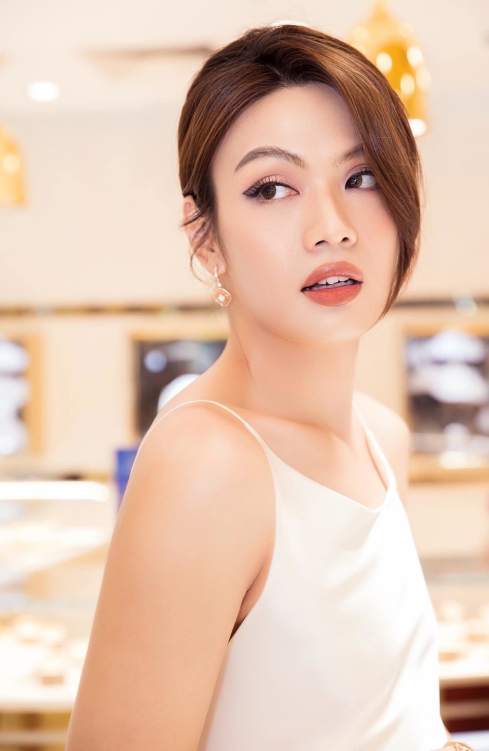 Sao Việt hôm nay 16/5: Cát Phượng chia sẻ 