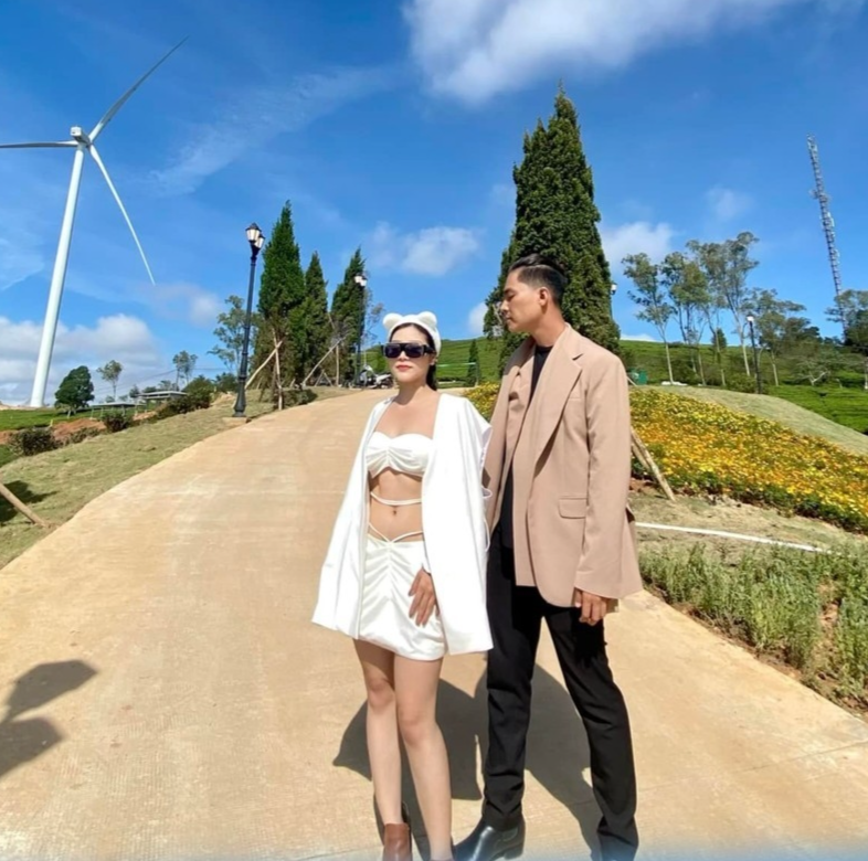 Sao Việt hôm nay 20/5: Nhật Kim Anh check in 