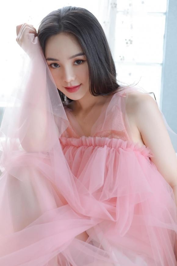Sao Việt ngày 25/11: Hồ Ngọc Hà được Kim Lý tổ chức sinh nhật bất ngờ