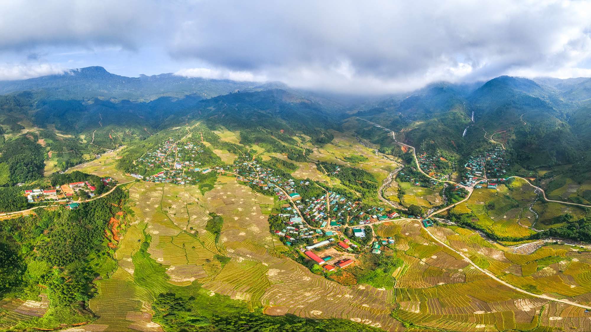 Mùa vàng ở Măng Ri, Tu Mơ Rông (Kon Tum) Mùa vàng ở Măng Ri, Tu Mơ Rông (Kon Tum)