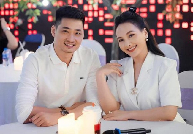 Sao Việt ngày 22/12: Thúy Ngân diện đồ hiệu khoe chân dài 