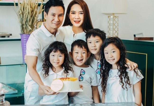 Sao Việt ngày 23/12: Đỗ Thị Hà dương tính với Covid-19