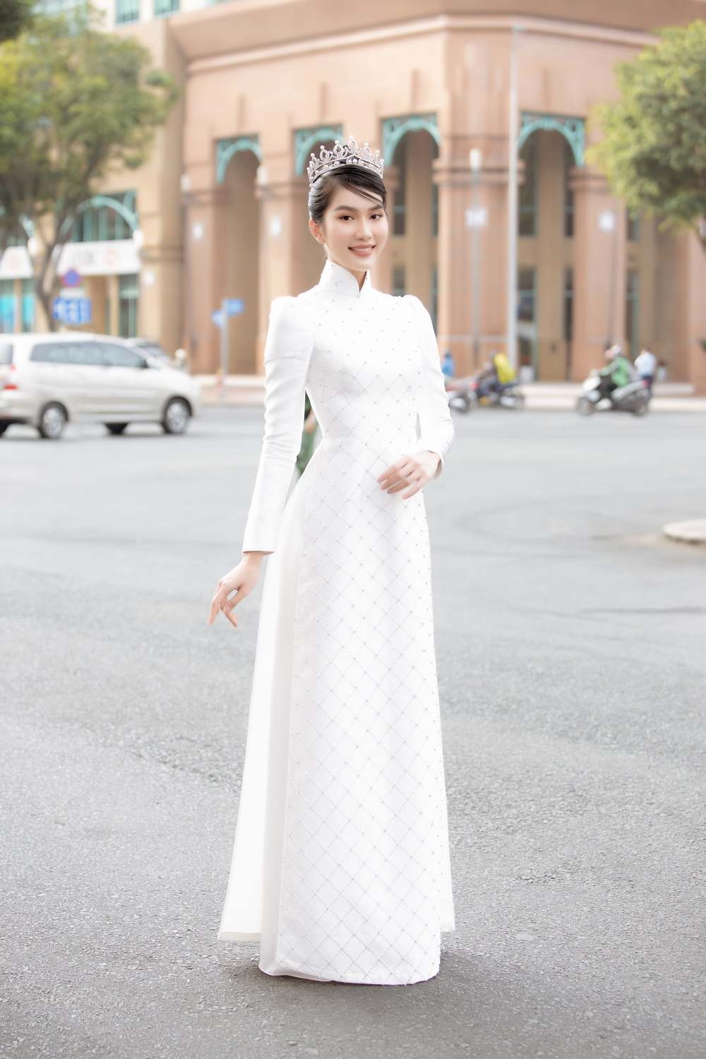 Sao Việt ngày 25/12: Phương Trinh Jolie 