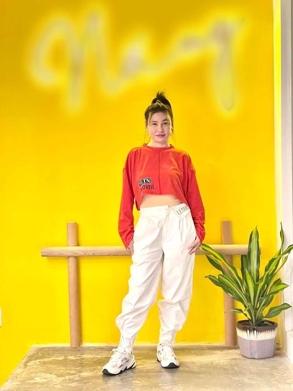 Sao Việt ngày 27/12: Hình ảnh trẻ trung ngoài đời của bà Bích 
