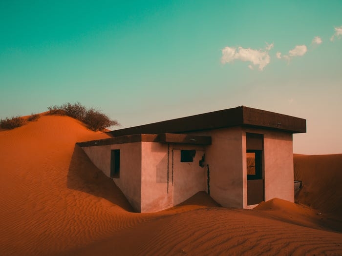 "Thị trấn ma" chôn vùi trong cát thu hút du khách – nhưng không ai biết tại sao nó bị bỏ hoang thi tran ma chon vui trong cat thu hut du khach nhung khong ai biet tai sao no bi bo hoang