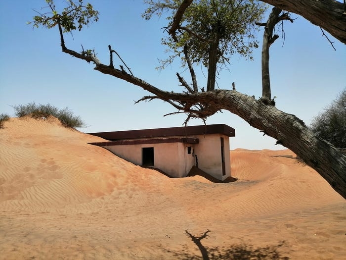 "Thị trấn ma" chôn vùi trong cát thu hút du khách – nhưng không ai biết tại sao nó bị bỏ hoang thi tran ma chon vui trong cat thu hut du khach nhung khong ai biet tai sao no bi bo hoang