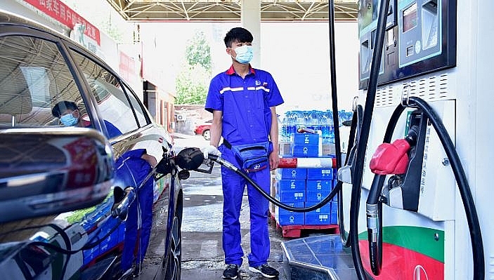Trung Quốc giảm giá xăng dầu bán lẻ
