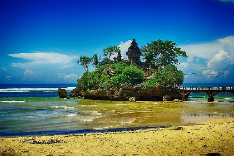 Bali chỉ là một trong số hàng chục những nơi đẹp nhất Indonesia, thậm chí đẹp nhất thế giới bali-chi-la-mot-trong-so-hang-chuc-nhung-noi-dep-nhat-indonesia-tham-chi-dep-nhat-the-gioi-1