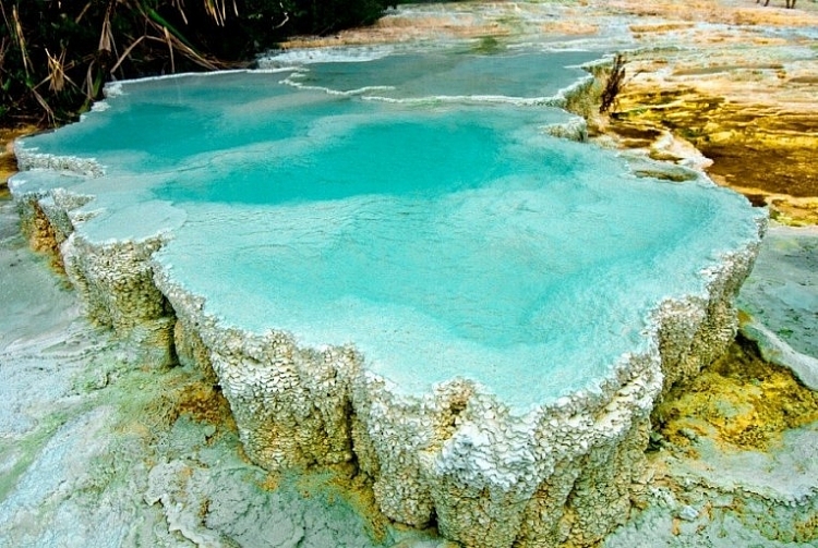 Bali chỉ là một trong số hàng chục những nơi đẹp nhất Indonesia, thậm chí đẹp nhất thế giới bali-chi-la-mot-trong-so-hang-chuc-nhung-noi-dep-nhat-indonesia-tham-chi-dep-nhat-the-gioi-10