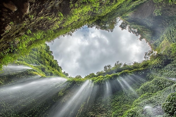 Bali chỉ là một trong số hàng chục những nơi đẹp nhất Indonesia, thậm chí đẹp nhất thế giới bali-chi-la-mot-trong-so-hang-chuc-nhung-noi-dep-nhat-indonesia-tham-chi-dep-nhat-the-gioi-17