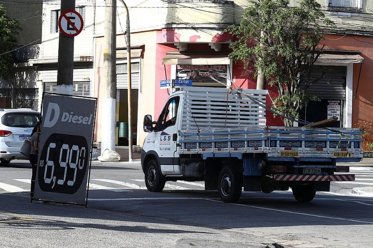 Brazil đàm phán để nhập khẩu dầu diesel từ Nga và các nước Ả Rập