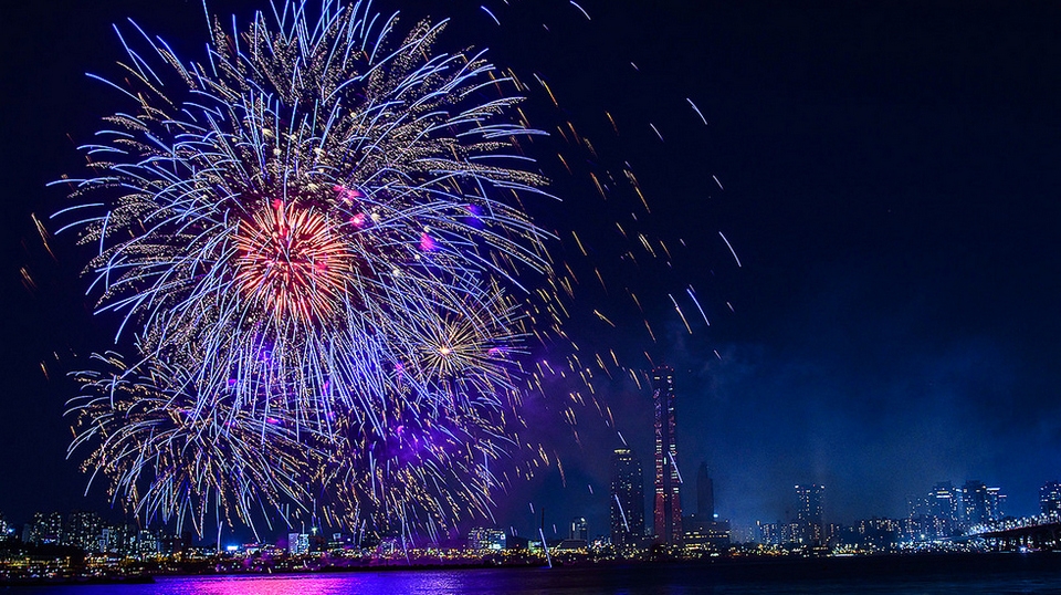 Hòa vào không khí sôi động của chợ đêm Seoul hoa vao khong khi soi dong cua cho dem seoul