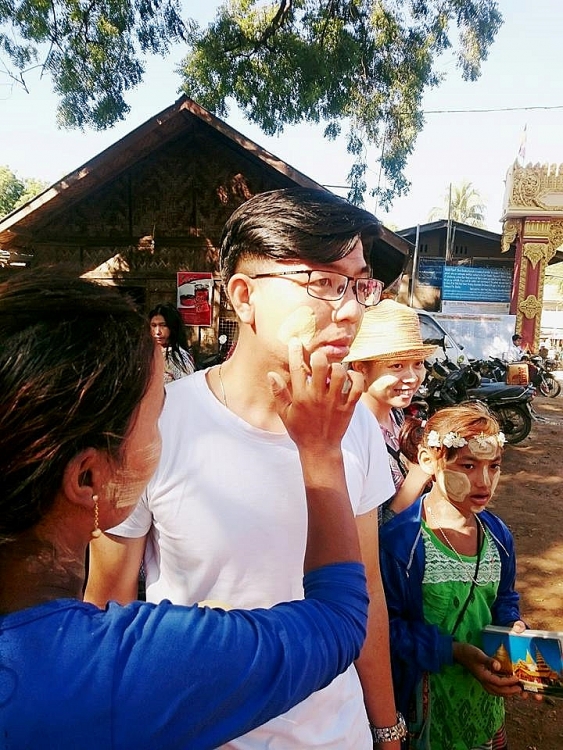 Cuộc sống yên bình của người dân trên hồ Inle, Myanmar Cuộc sống yên bình của người dân trên hồ Inle, Myanmar