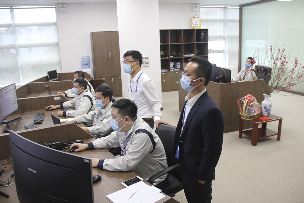 Những người đón Tết trong phòng trực Những người đón Tết trong phòng trực